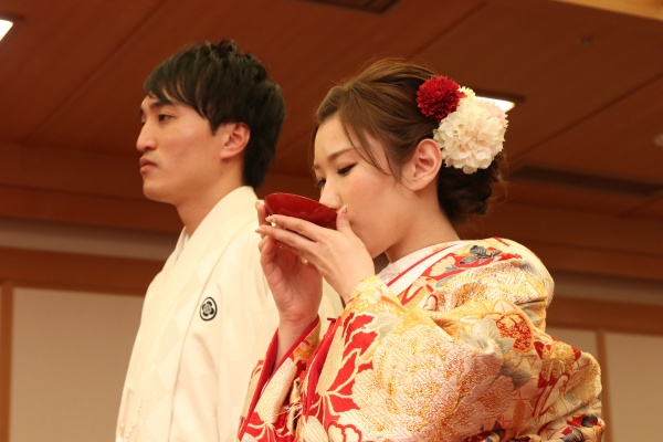 グランシャリオ ブライダルステージｄｕｏのプランナーブログ 最新パーティーレポ 和装にお酒 二人の好きをギュッと凝縮 前編 結婚 式場 ウエディング 挙式 ブライダル ゼクシィ