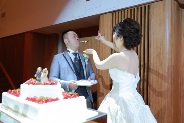 新潟市結婚式場ブライダルステージデュオ　ケーキ　ファーストバイト