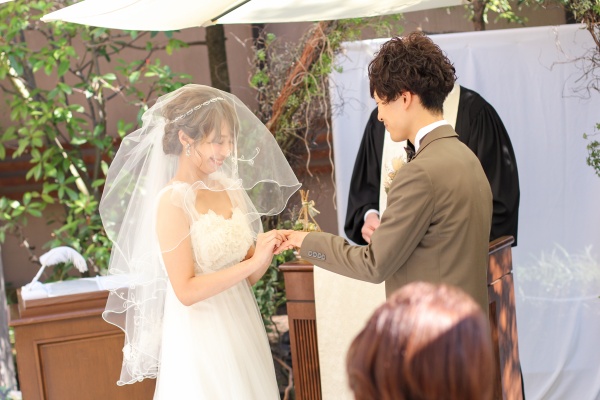 新潟市結婚式場ブライダルステージデュオ　指輪の交換　ガーデン