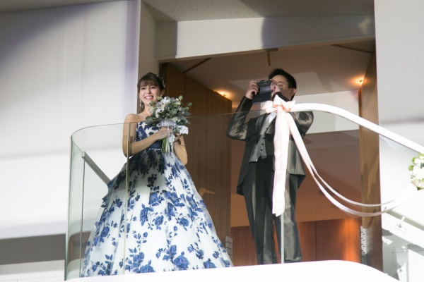 新潟市結婚式場ブライダルステージデュオ　お色直し入場　階段