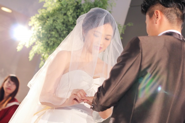 新潟市結婚式場ブライダルステージデュオ　チャペル　指輪の交換