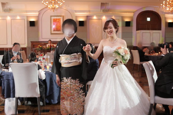 新潟市結婚式場ブライダルステージデュオ　新郎新婦　退場　エスコート