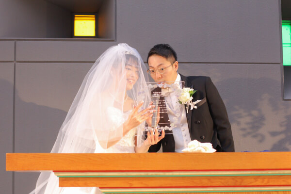 新潟市結婚式場ブライダルステージデュオ　新郎新婦　チャペル　人前式